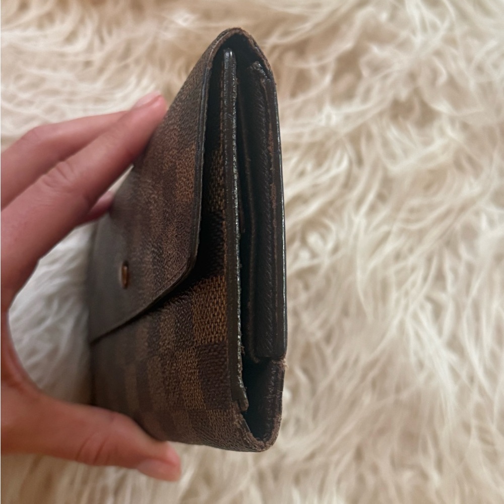 Authentic Louis Vuitton Checkered Wallet - Picture 3 of 10